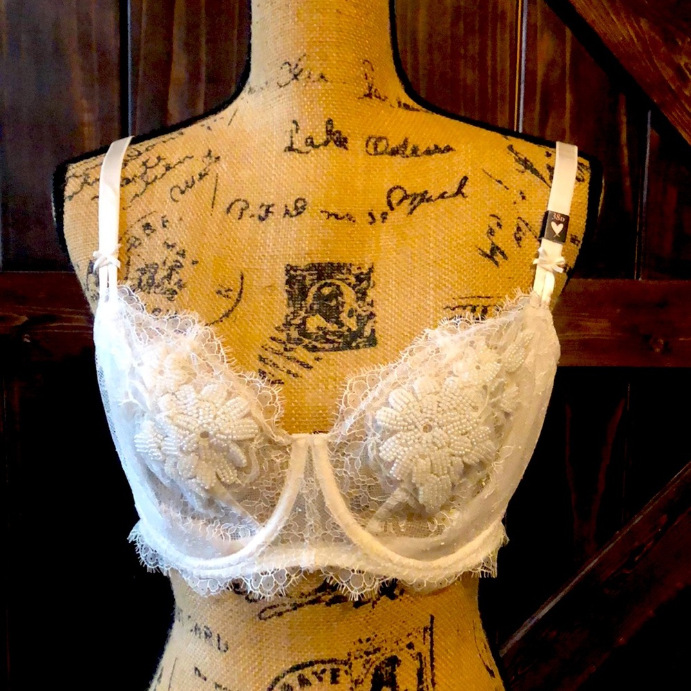 NWT Victoria Secret Bra 38D